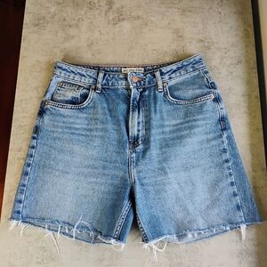 We The Free Pacifica Short Women 28 Blue Jean High Rise Distressed Hem 5" Inseam